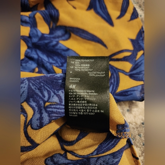 ** 2/$25 ** H&M Conscious Off the Shoulder Top - Picture 5 of 8